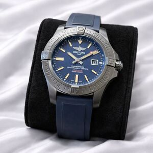 Breitling Avenger Blackbird Black Titanium V173104A